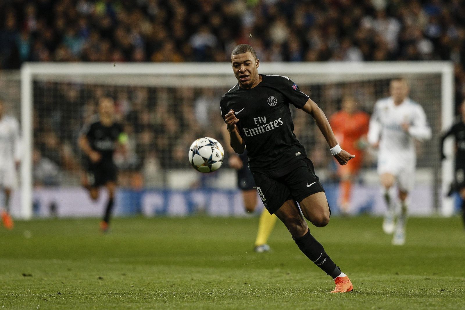 曼联球星表现亮眼，巴萨考虑买断拉什福德，利物浦遭绝平，阿森纳惨败维拉。