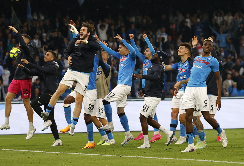 阿隆索：我现在不考虑帅位问题！萨拉赫：凯恩也曾10场进球荒！（阿隆索称暂不谈帅位，萨拉赫：凯恩也经历过10场进球荒）