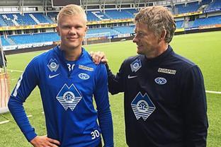 篮球CBA裁判讲评会议强调关键时刻执法标准（CBA裁判讲评会重申关键时刻判罚尺度）