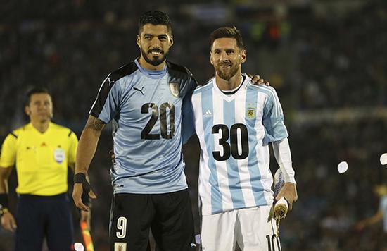 晚邮报：孔蒂向球队发表了一小时讲话，要求球员立即拿出状态（晚邮报：孔蒂对全队进行一小时训话，敦促球员立刻找回状态）