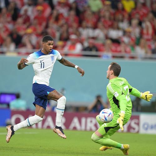 梅西达成400助攻成就，历史第一！（梅西完成第400次助攻，史上第一人！）