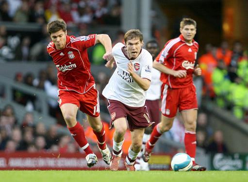 世体：欧足联检查员全面审查诺坎普，确认其可以举办欧冠比赛（世体：诺坎普通过欧足联全面核查，获准承办欧冠赛事）