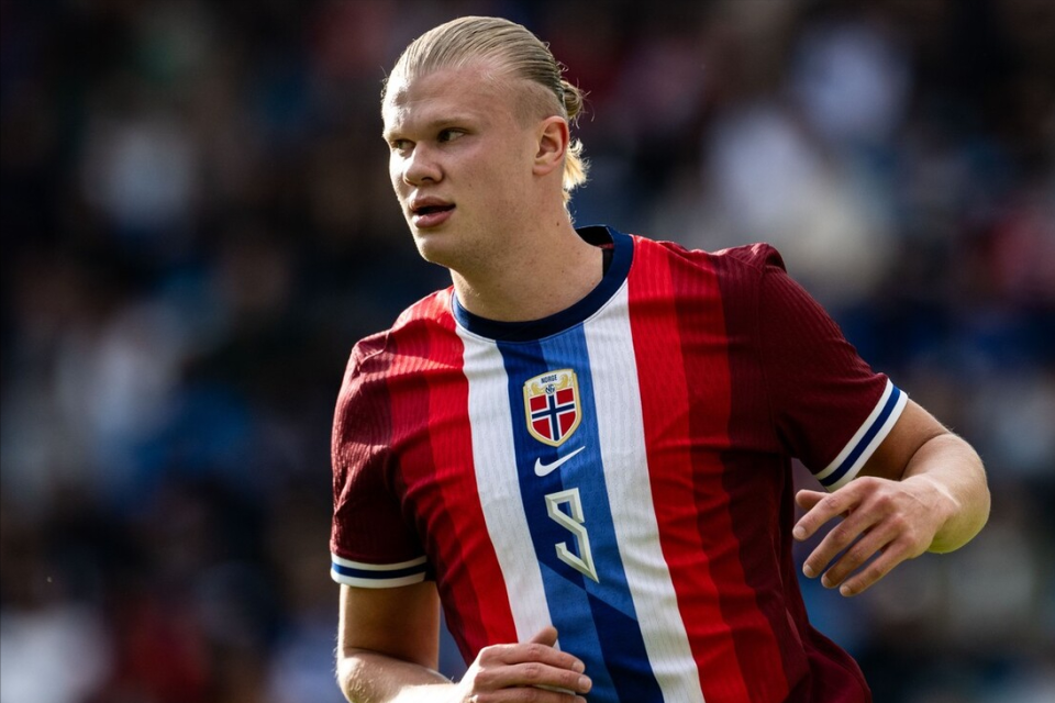 11月25日，2025浪琴表国际马联场地障碍世界杯中国联赛总决赛成都站新闻发布会在成都举行。（2025浪琴表国际马联场地障碍世界杯中国联赛总决赛成都站新闻发布会于11月25日在成都举行）