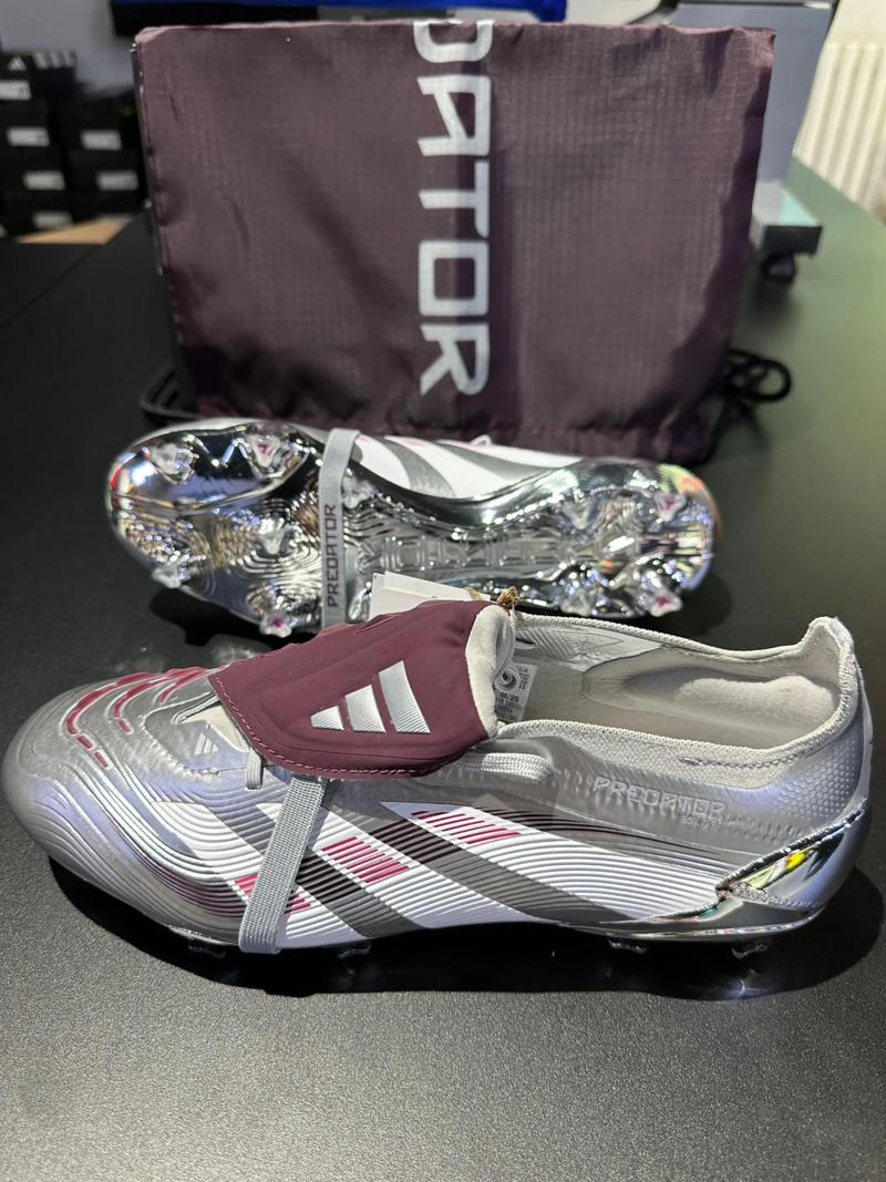 官方：葡萄牙主帅马丁内斯当选加泰罗尼亚足协年度最佳教练（官方：加泰罗尼亚足协评选葡萄牙主帅马丁内斯为年度最佳教练）