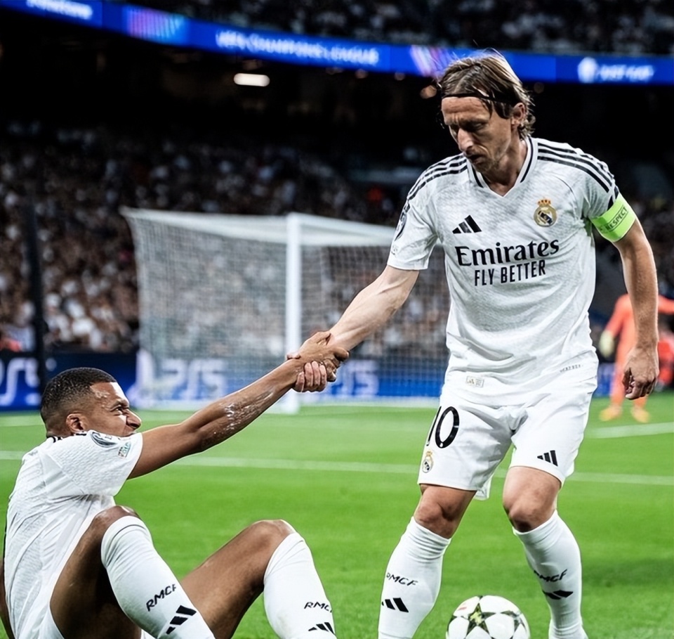 官方：前深足主帅多纳多尼执教意乙球队斯佩齐亚（官宣：前深圳队主帅多纳多尼出任意乙斯佩齐亚主教练）