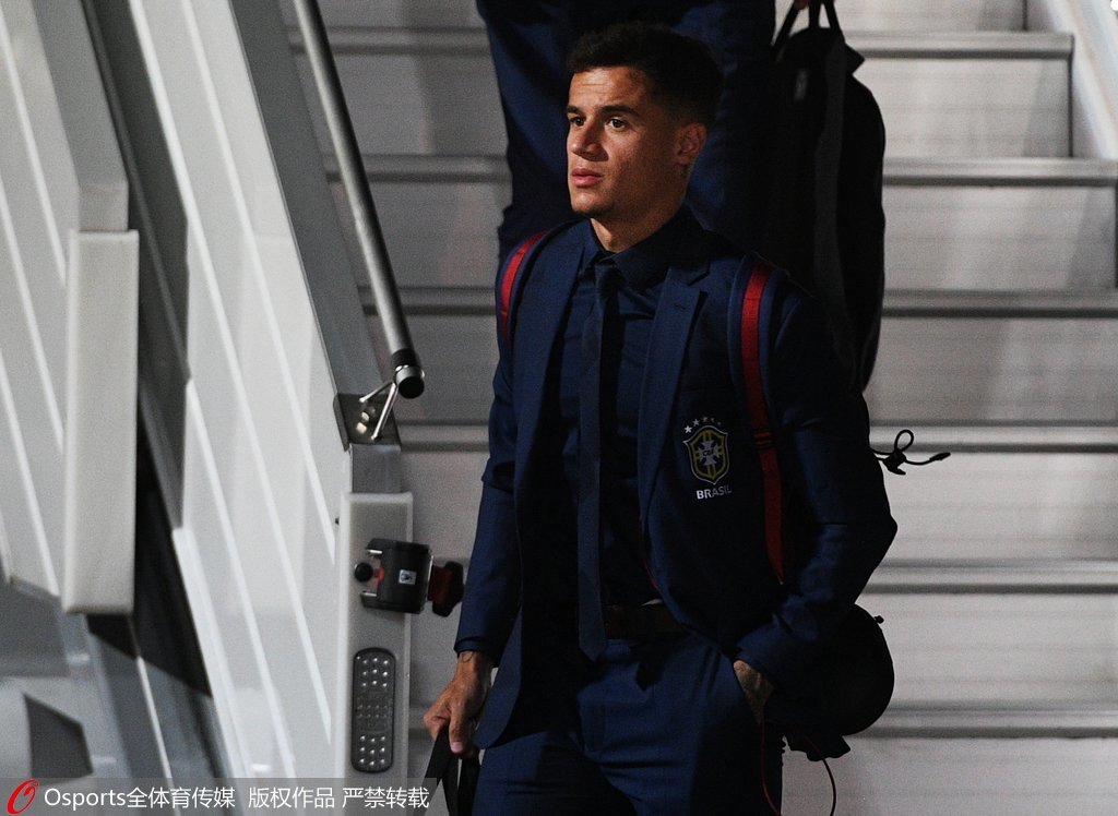 斯基拉：米兰要续约意U17国门隆戈尼，认为其是未来顶级球员（斯基拉：米兰计划与意U17门将隆戈尼续约，视其为未来顶级新星）