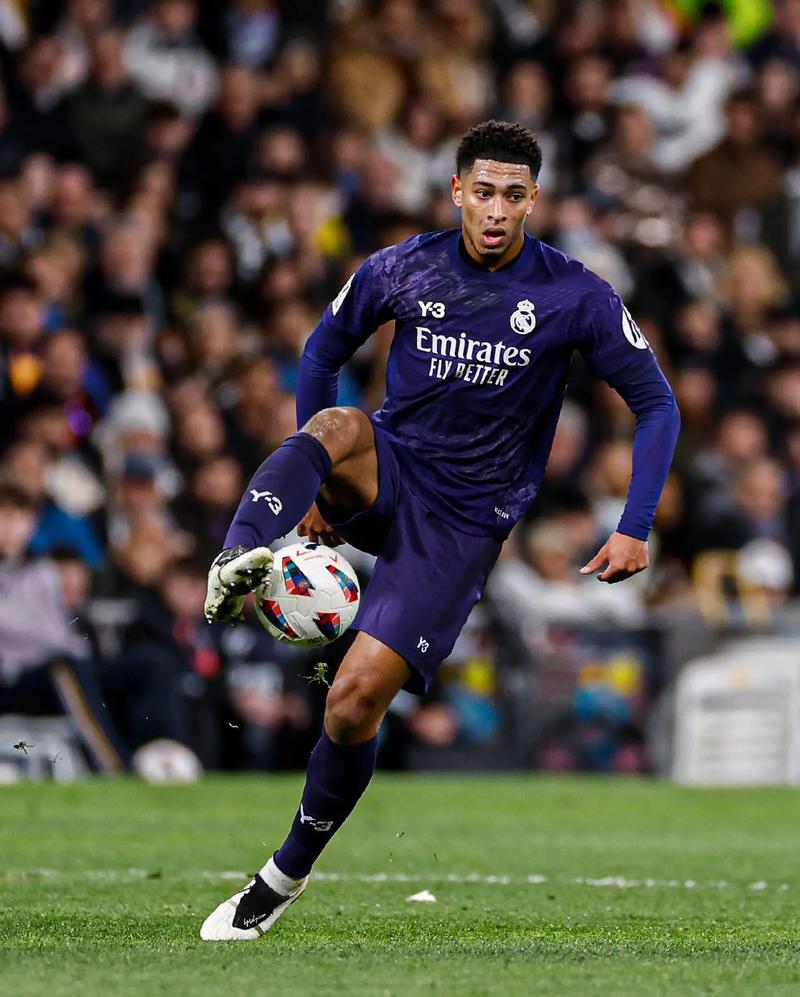 辽宁男篮王哲林连续得分超30