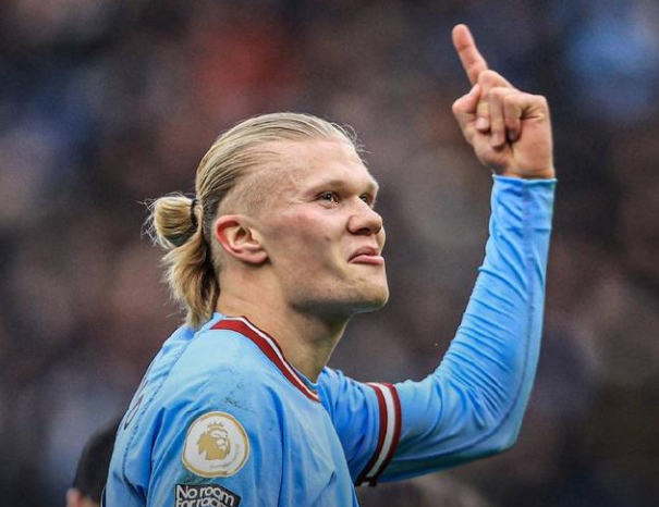 斯基拉：安古伊萨左大腿股二头肌严重撕裂，预计将缺阵40天（斯基拉：安古伊萨左腿股二头肌重度撕裂，预计伤停40天）