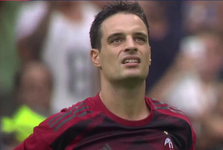 阿隆索：皇马右后卫的选择范围很广；进攻需要全队共同努力（阿隆索：皇马右后卫人选充足，进攻须全队发力）