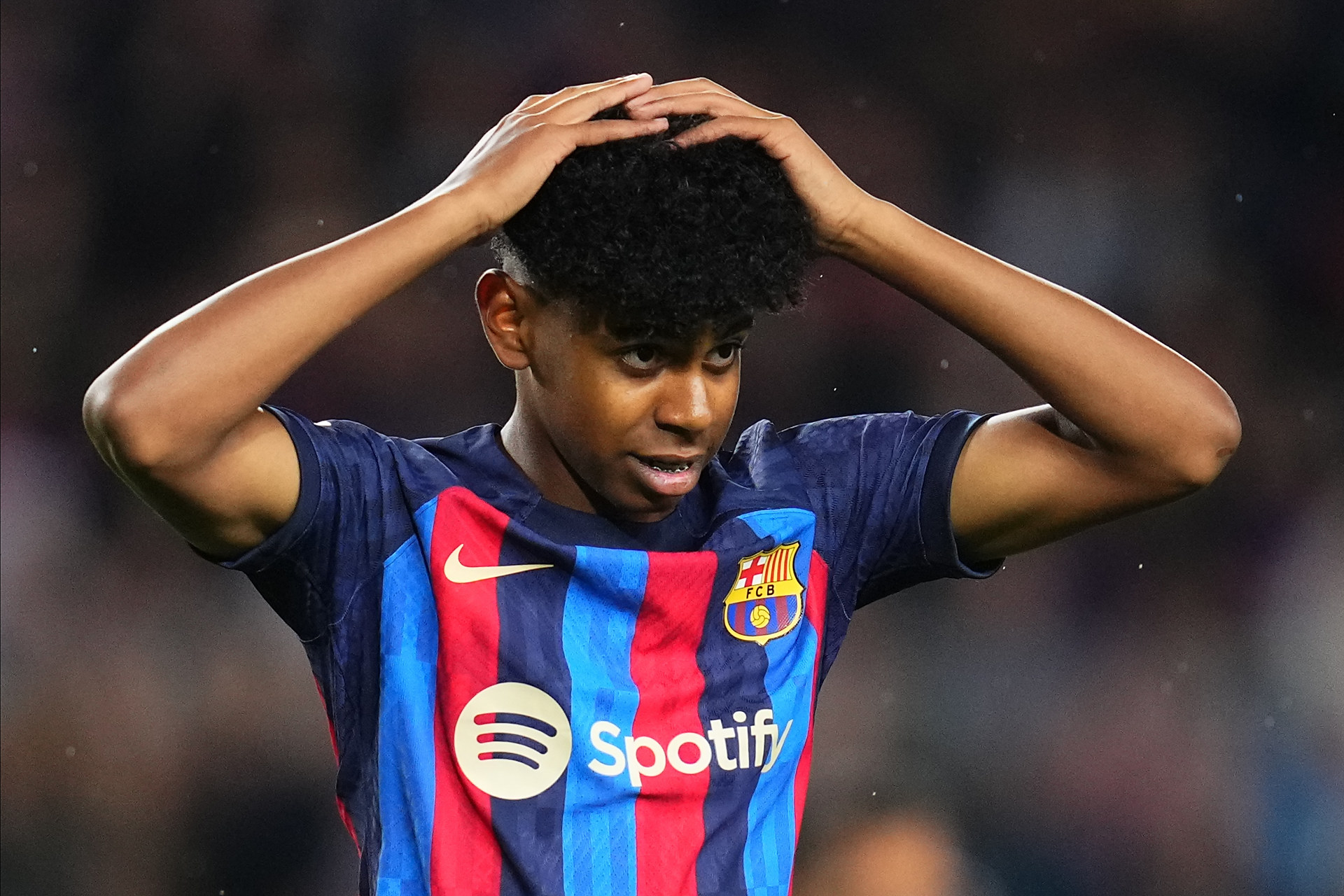 罗马3-1客胜克雷莫内塞登顶意甲，苏莱、埃文-弗格森、利马破门（罗马客场3-1击退克雷莫内塞登顶意甲榜首，苏莱、埃文-弗格森、利马相继建功）