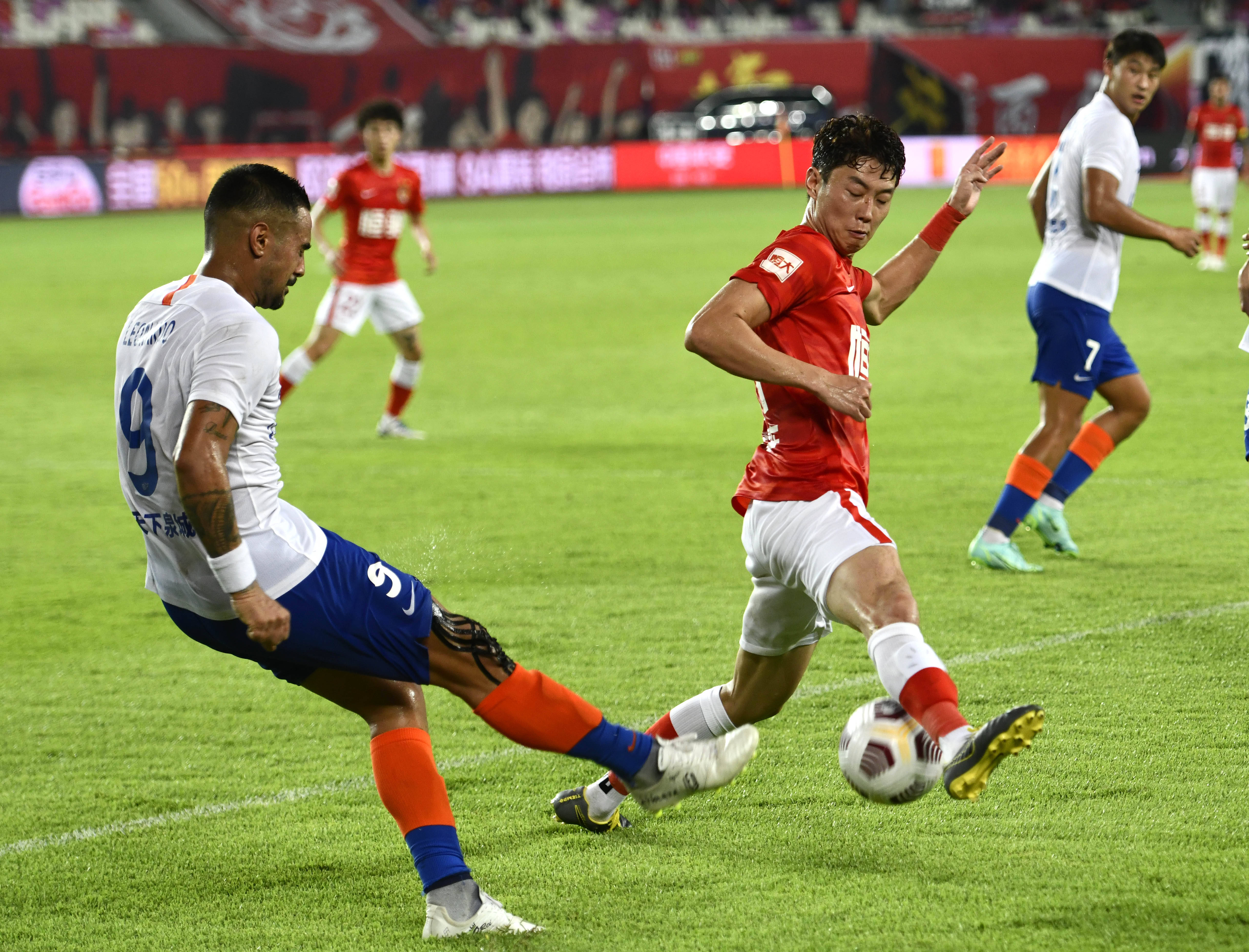 替补戴帽，赵松源：自己的表现还好，上场拼尽全力就可以了（替补上演帽子戏法 赵松源：表现尚可，上场尽全力就行）