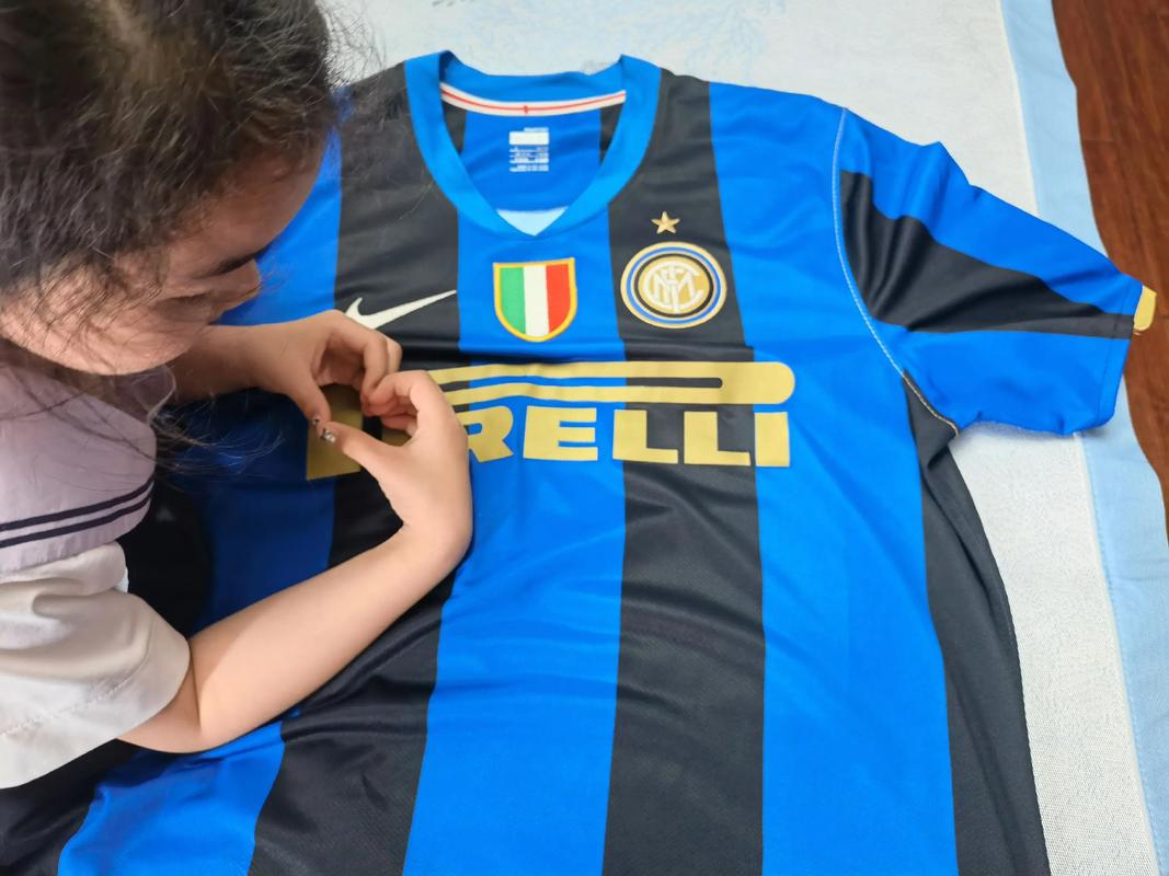 世体：巴萨全队向阿劳霍表达了支持，他已意识到染红的严重性（世体：巴萨众将力挺阿劳霍，他已认清红牌的严重性）