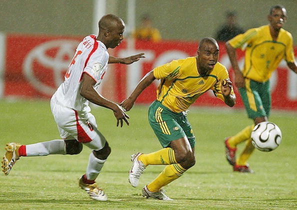 林诗栋：我没有让大家失望！胜利后亲吻胸前国旗（林诗栋：不负众望，取胜后深情亲吻胸前国旗）